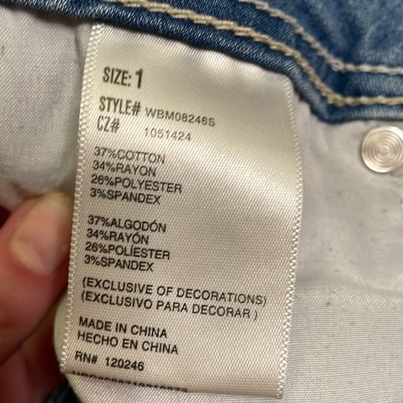 WALLFLOWER Light wash Juniors Skinny Jeans - Picture 5 of 6